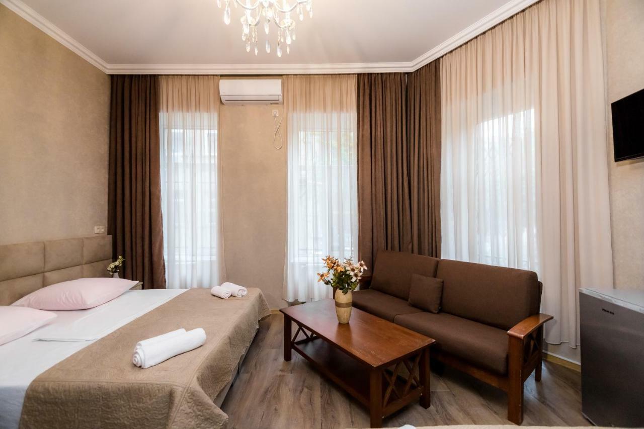 Star Hotel Tbilisi Exteriör bild