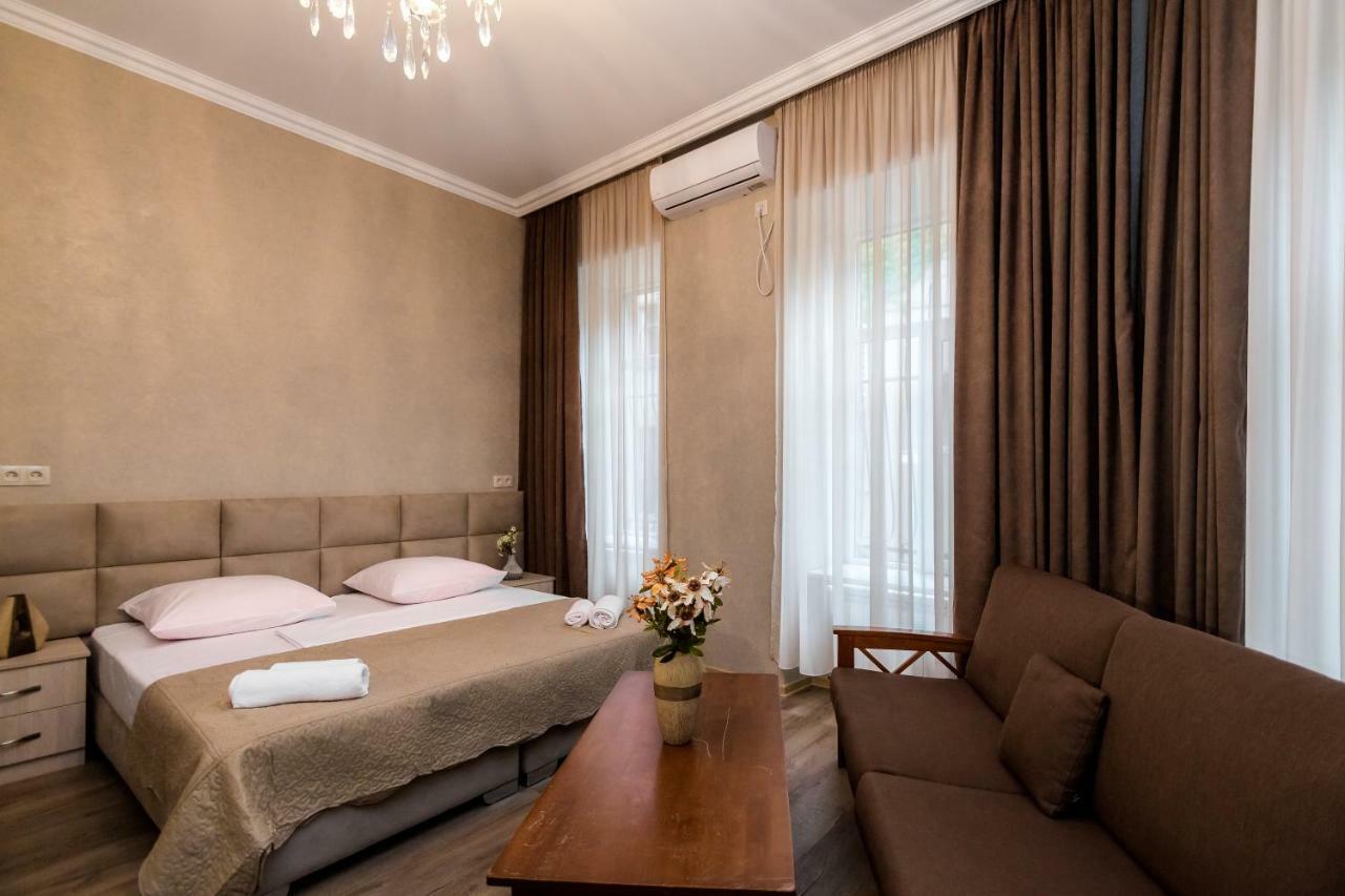 Star Hotel Tbilisi Exteriör bild